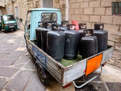 ...� vero che oggi per muovermi all�interno della citt� uso il comodo treruote...